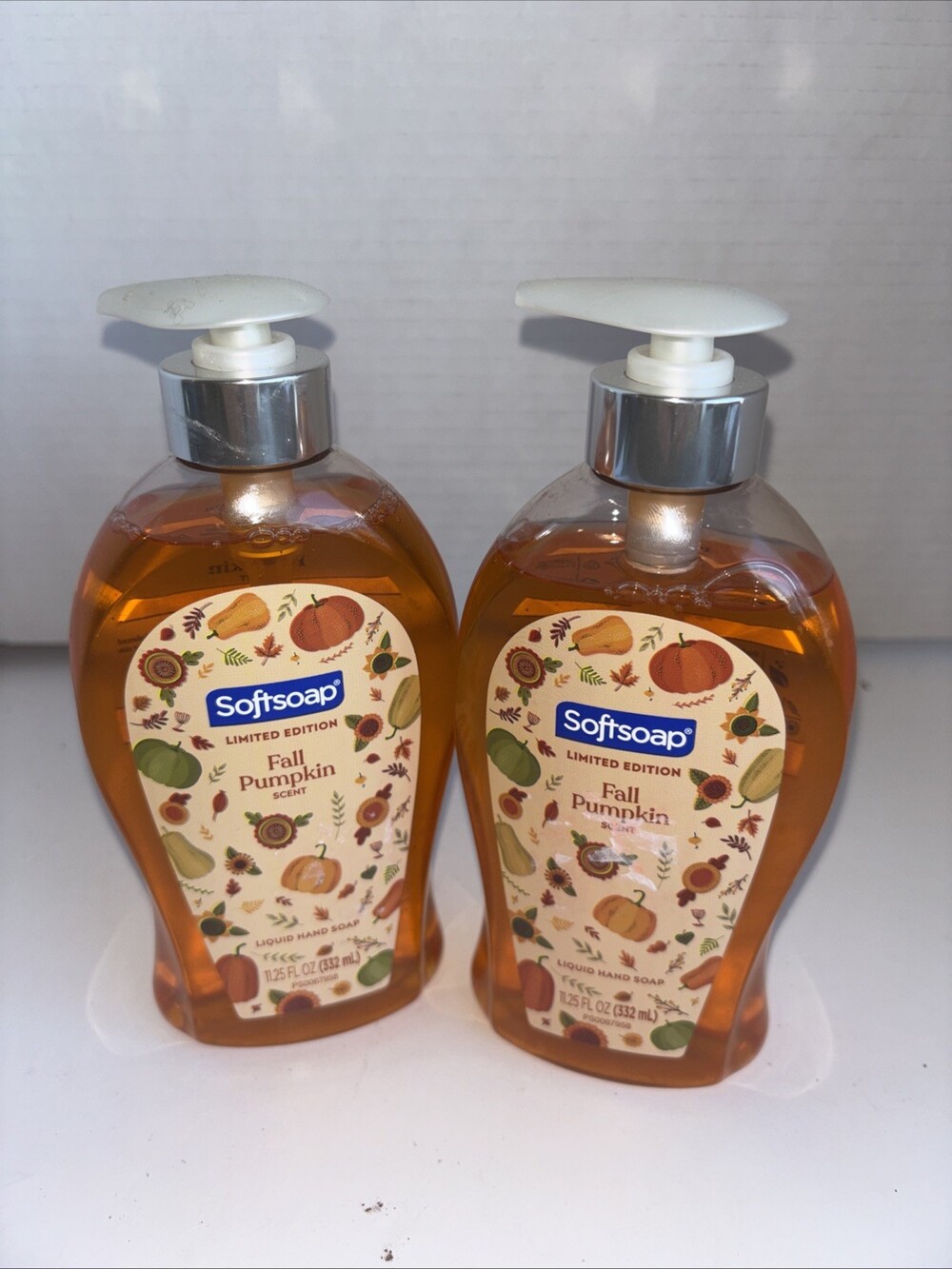 Softsoap Fall Pumpkin Scent Liquid Hand Soap 7.5 oz Limited Edition Lot Of 2